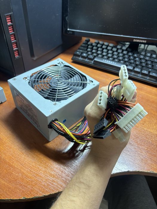 БП 400Вт, ОЗУ DDR3 8гб(4х2), ЖД 500гб, дисковод