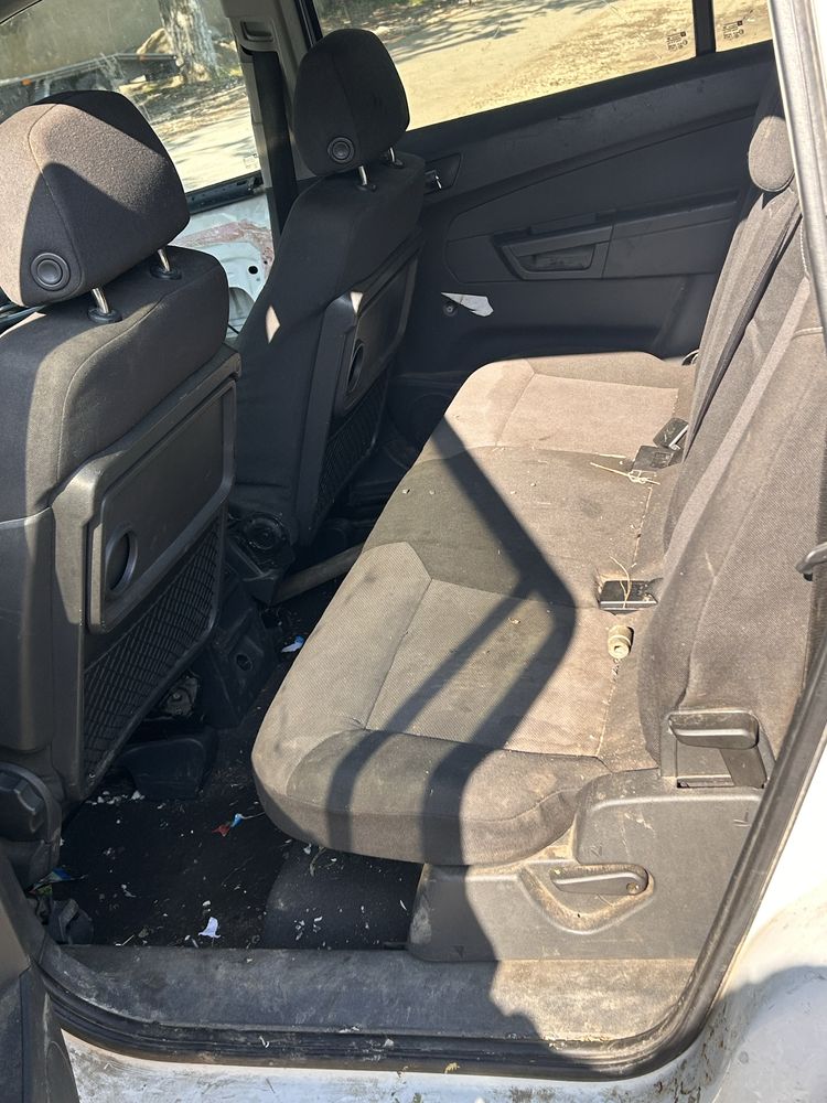 Opel Zafira B 1.9cdti САМО НА ЧАСТИ