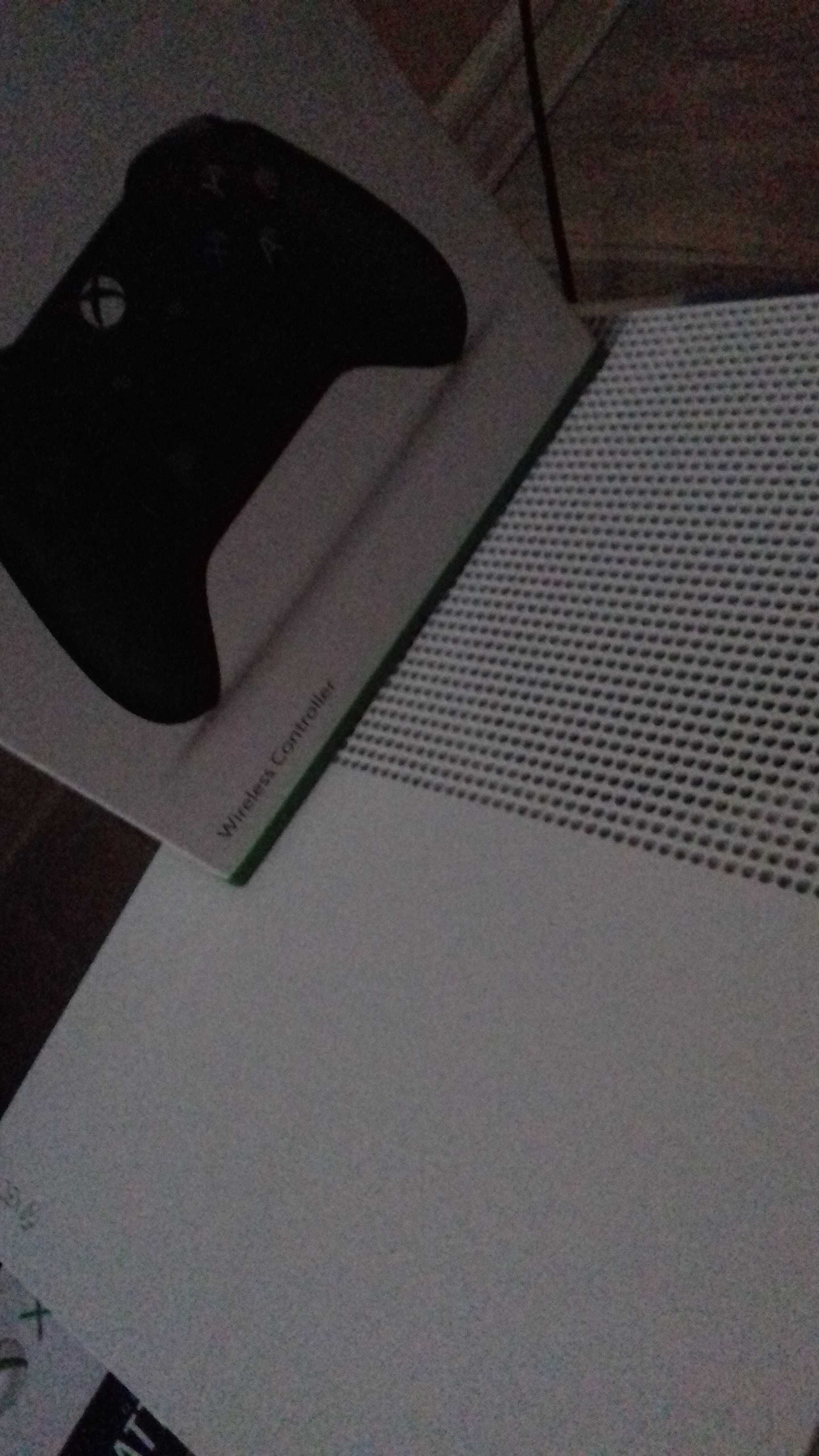 Xbox one s 1TB  (fara controller )