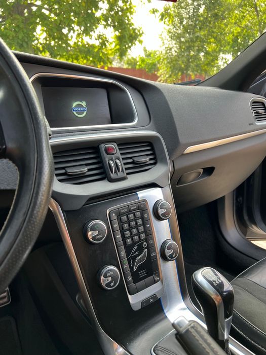 Volvo V40 Rdesign