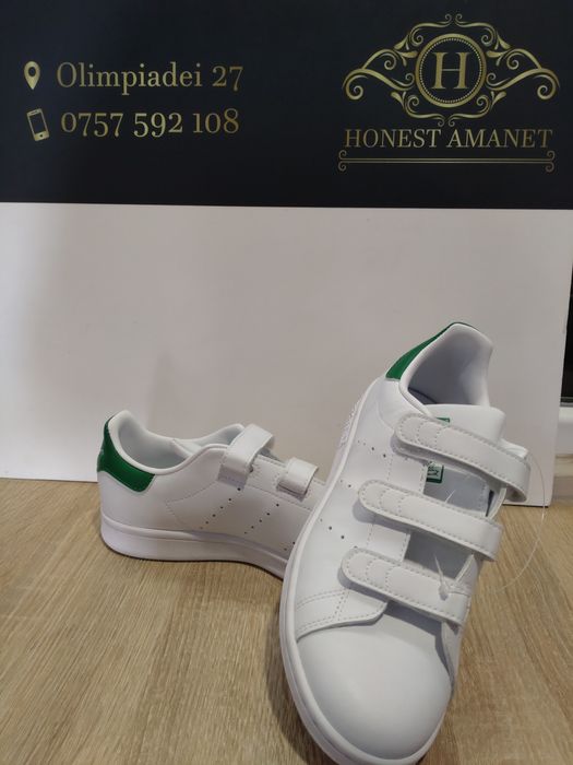 Adidasi adidas  mărimea 38,5 noi