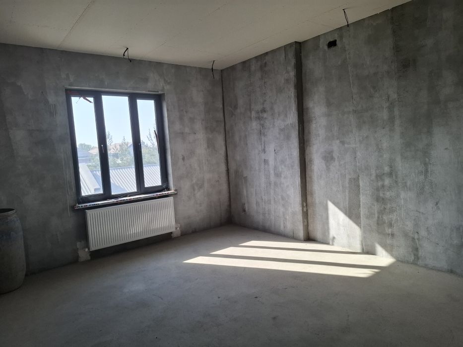 Кибрайский р-н! Турк махалла Про-ся 4-соток дом кародка 8-комнат