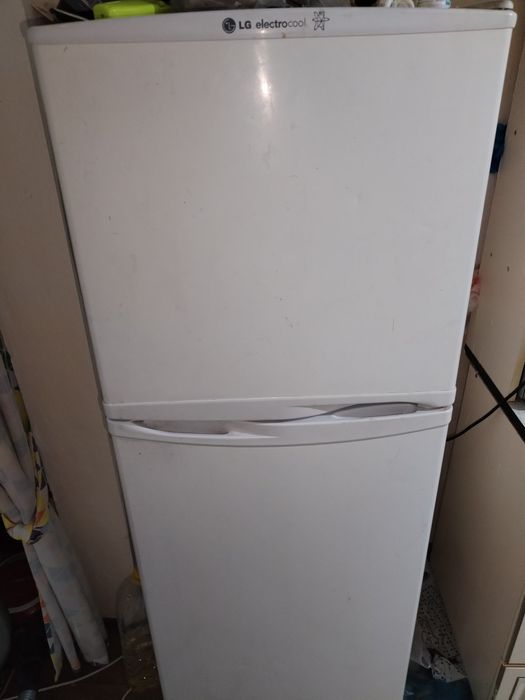 Холодильник. Мұздатқыш