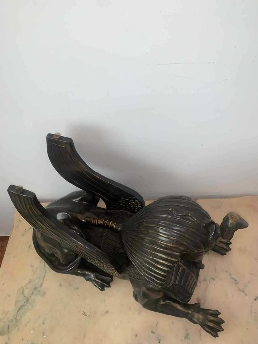 Masa cu doua statui tenta egipteana