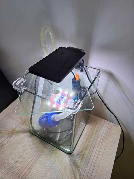 Vand acvariu Dennerle 10l + accesorii - 250 lei