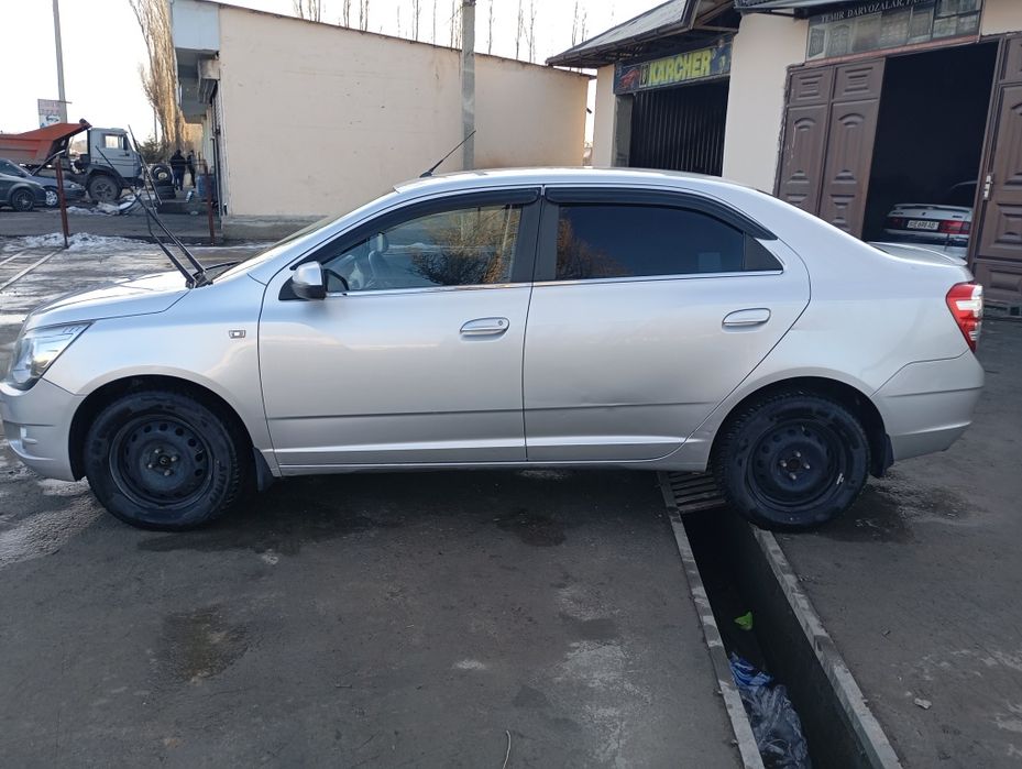 Cobolt mashina sotiladi