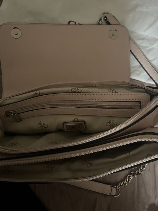 оригинална дамска чанта GUESS