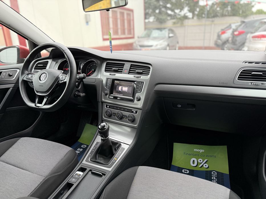 Volkswagen Golf VII 1.6 TDI ^DISTRONIC ^Navigatie ^RATE ^Garanție