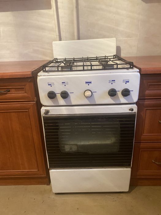 Продам газовую плиту