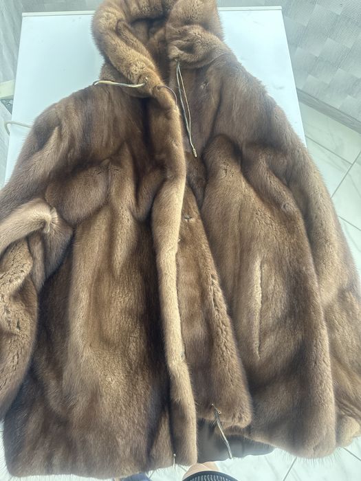 Продам норковую шубу автоледи