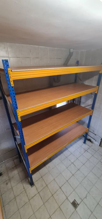 Rafturi metalice