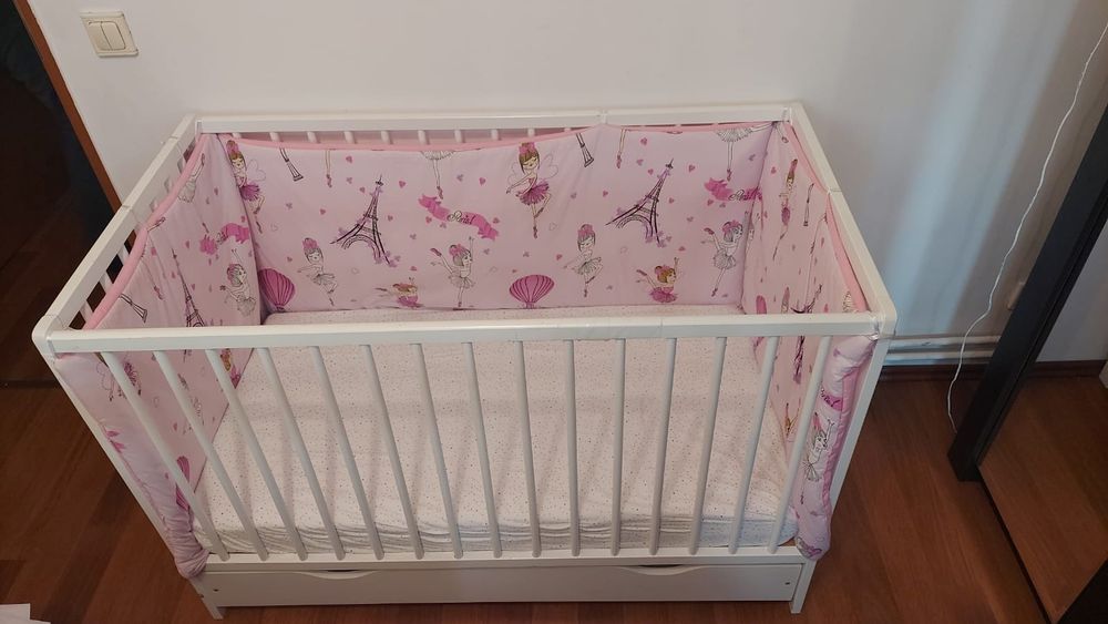 Pătuț bebe cu saltea IKEA si accesorii