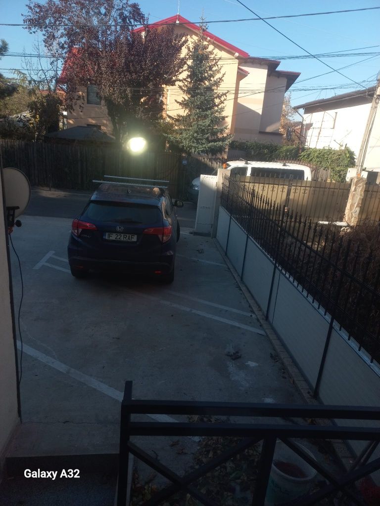 Proprietar închiriez apartament 3 cam.Otopeni central .