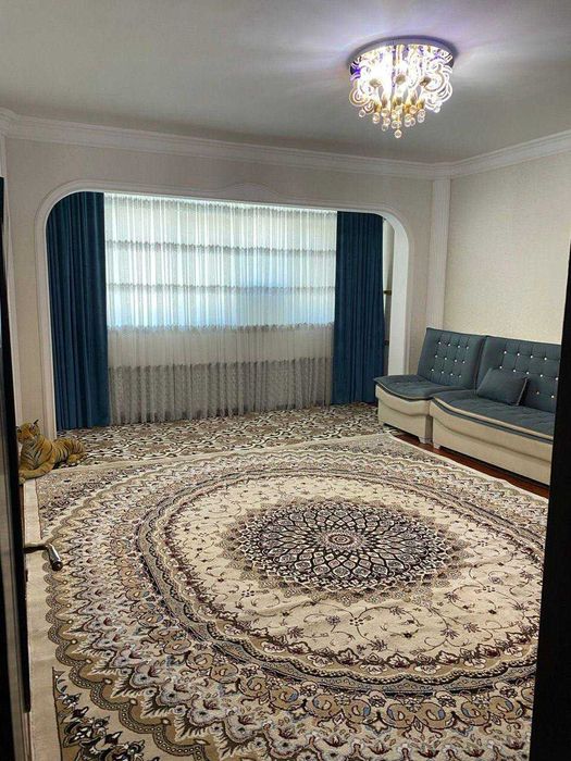 СУПЕР ЛОКАЦИЯ!Дружба продается 2х комн, 65м2 квартира.Отдельный вход