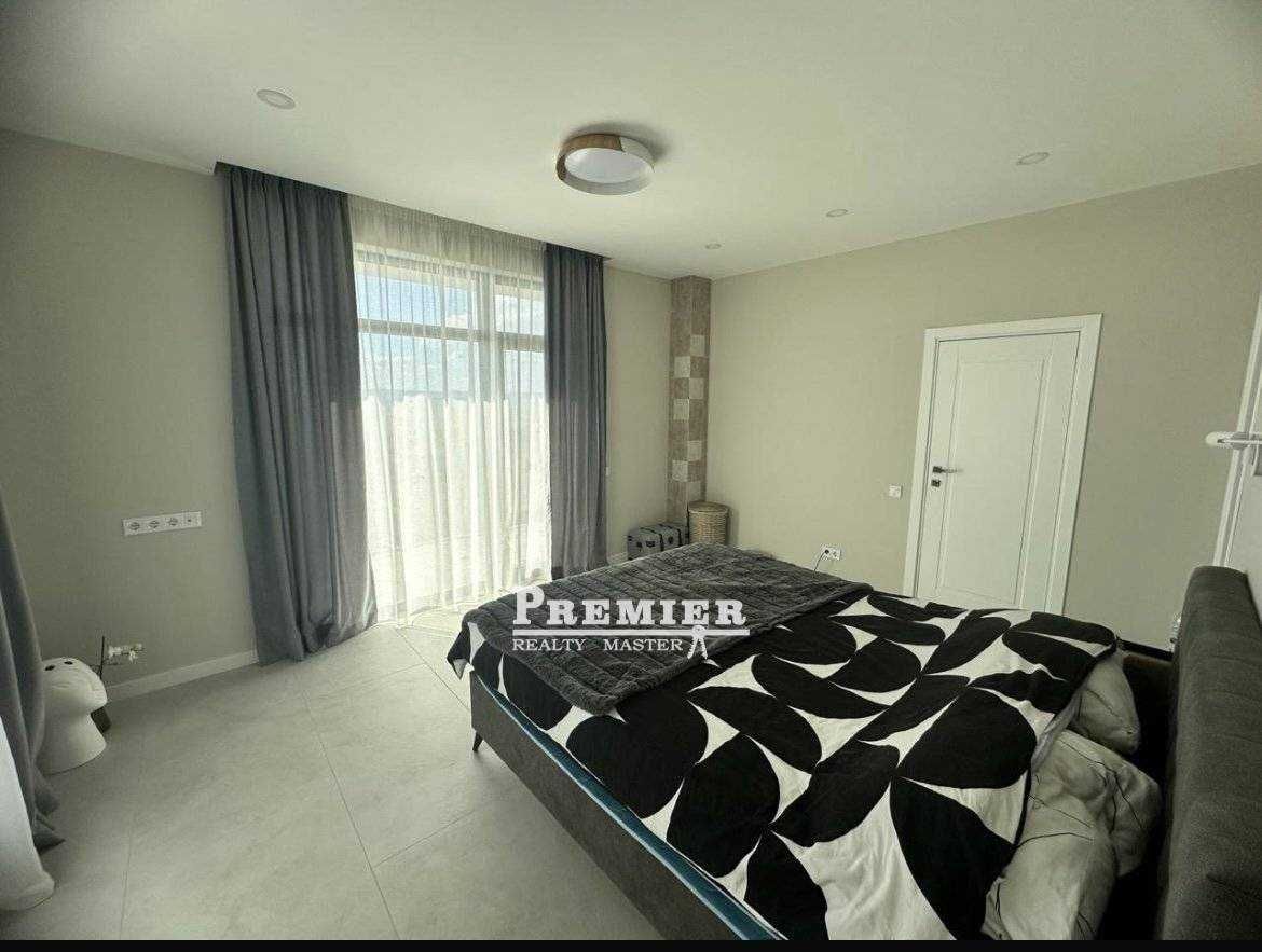 Продава се Къща в к.к. Слънчев бряг - 185 кв.м за 1892 €/кв.м - Снимка #3