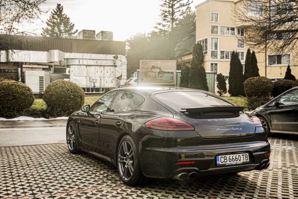 Продавам Porsche Panamera face
