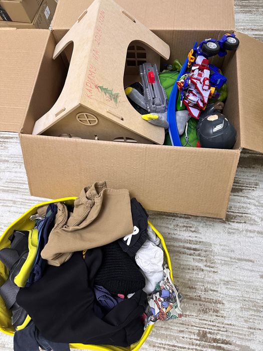 Игрушки и одежда для малчиков 3-8 лет