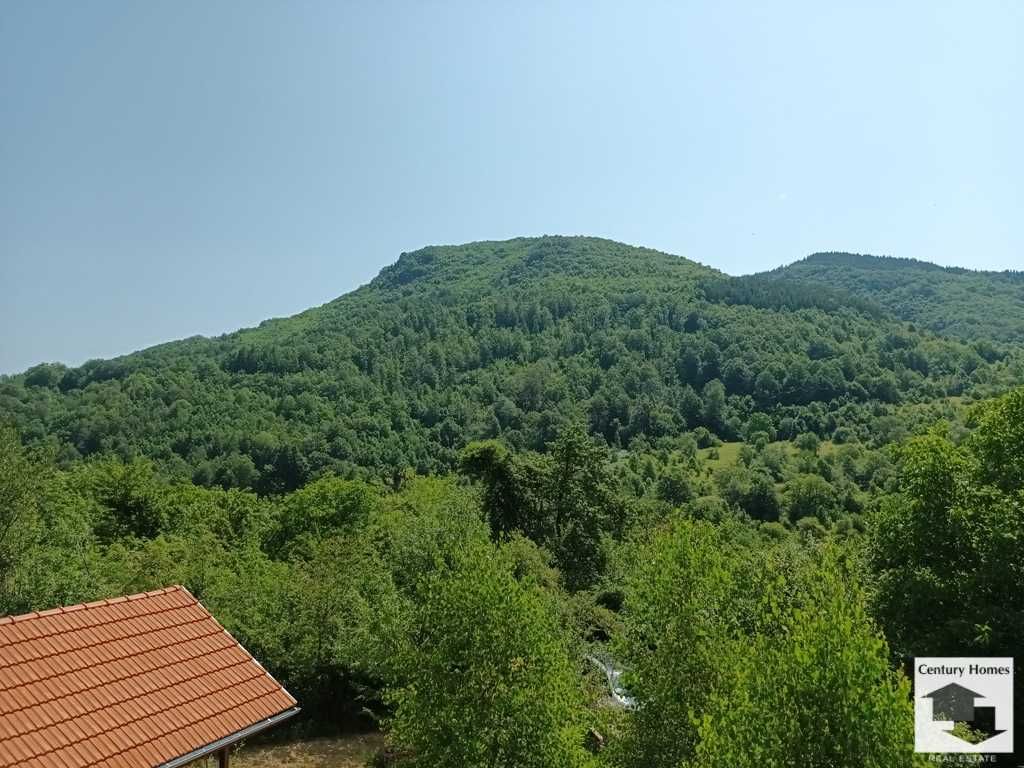 180056 Реновирана къща с 3 спални в живописното село Креслювци