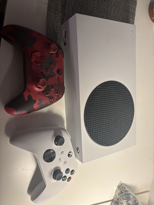 Xbox series S 512gb + 2 controlere