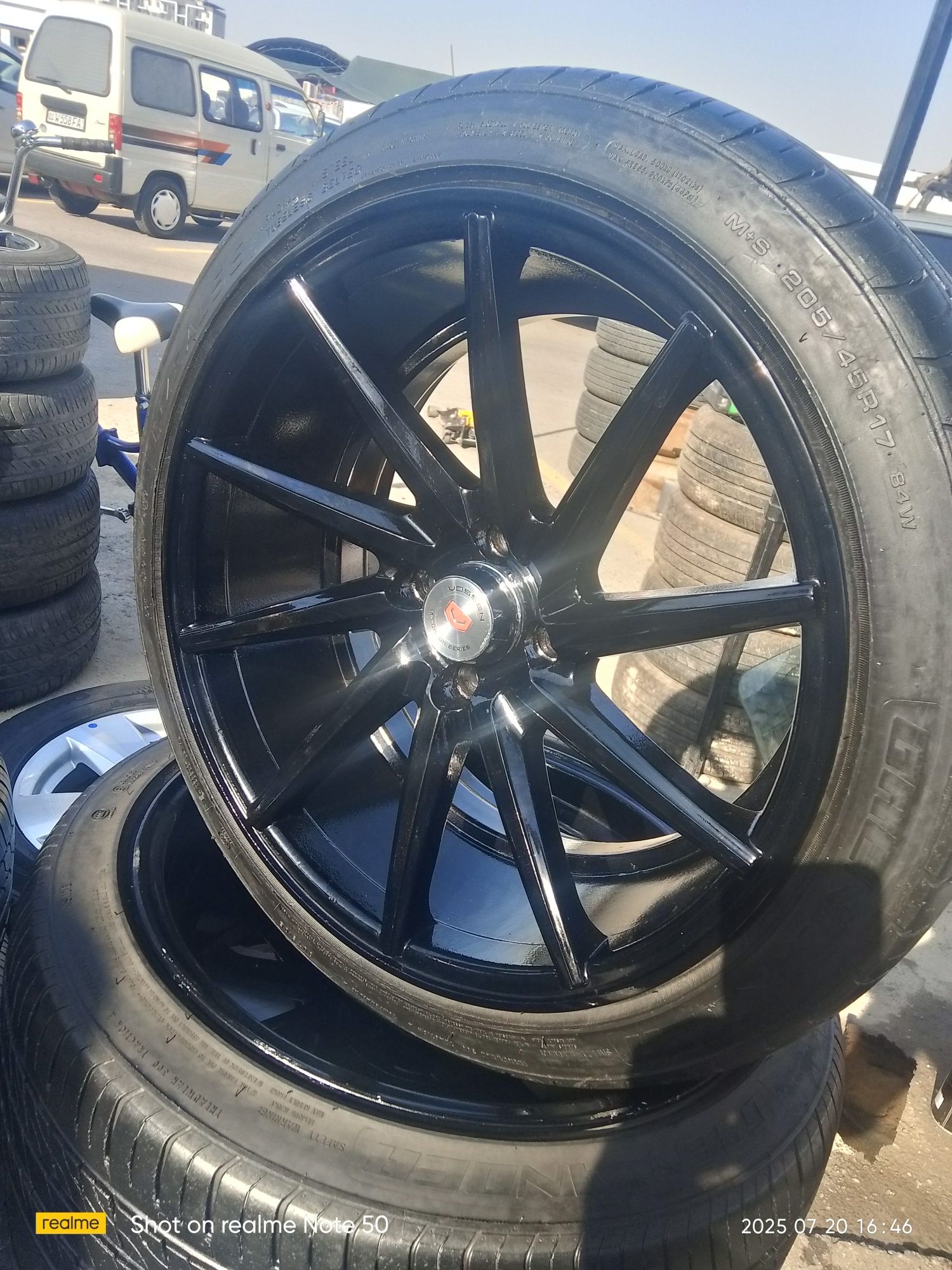 Vossen R17 diska balon