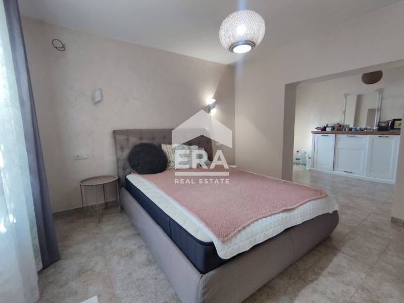 Прекрасна къща в село Крепост