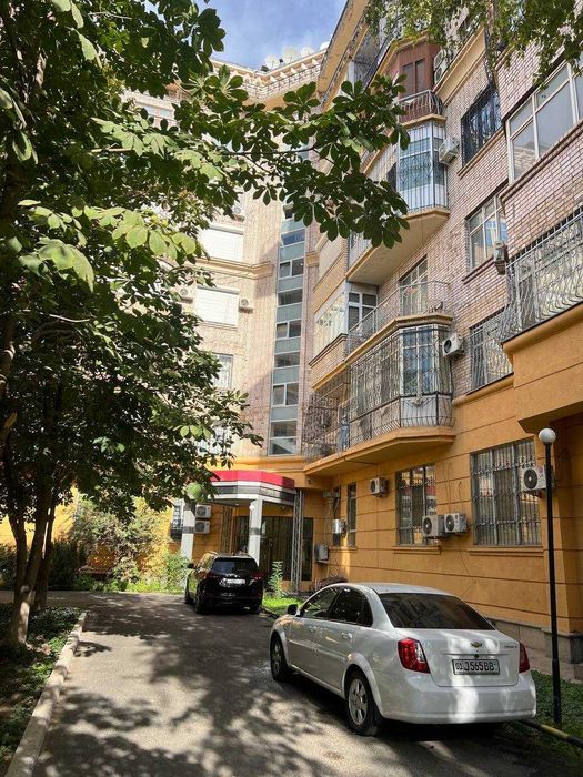 Габус в центре гостиница Россия, 6 комнатная коробка 260квм