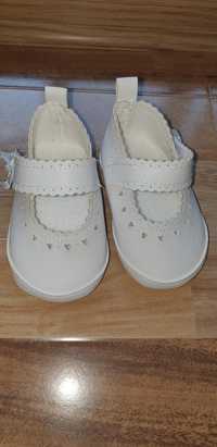 Pantofi fetite albi