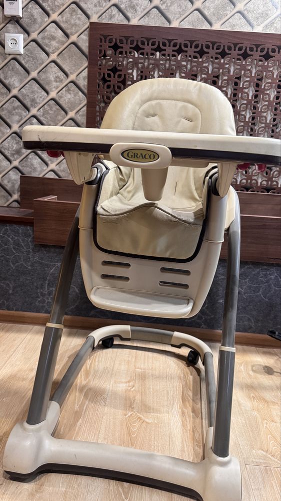Стульчик детский Graco