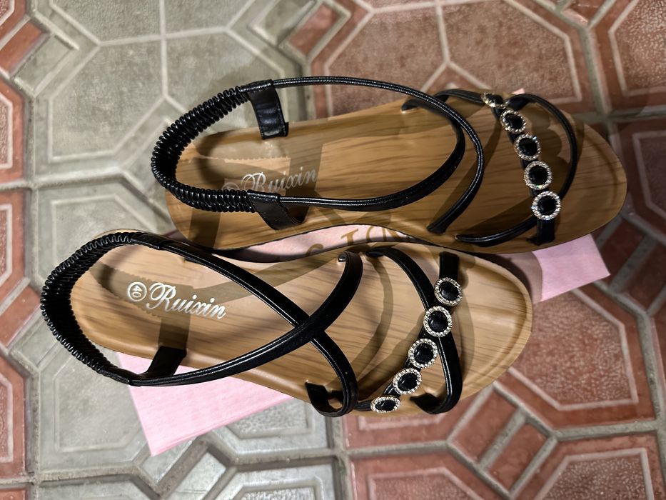 Продам обувь новую