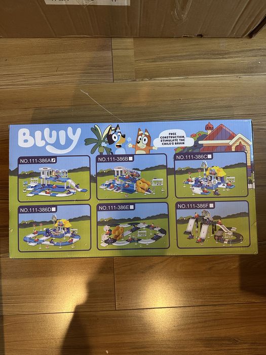 Joc de construit parcare Bluey, cutie, NOU