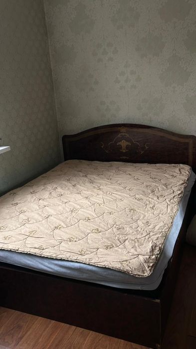 Срочно продам спальный гарнитур
