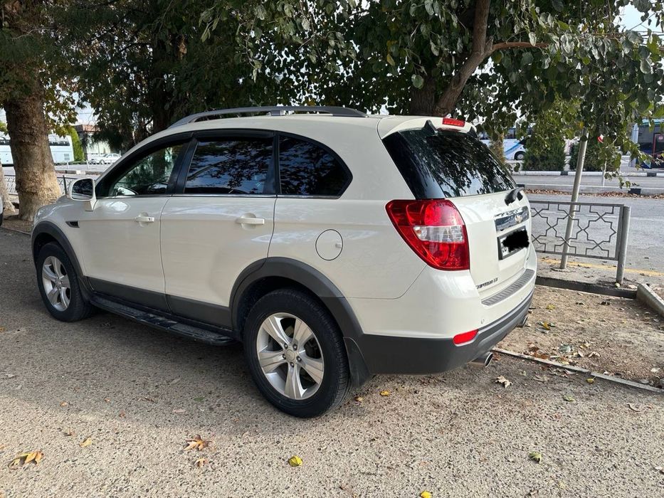 Captiva Каптива в отличном сострянии. Мотор 2.4 механика.