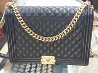 Geanta Chanel Caviar Diamond Quilted Jumbo Boy Flap Bag