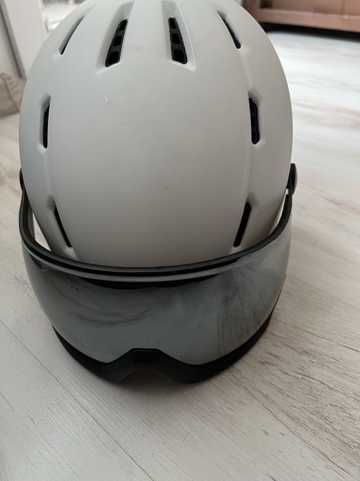 Ски каска с очила