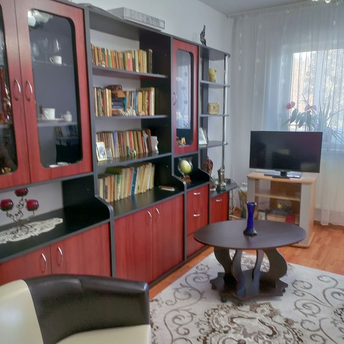 Vând apartament 2 camere, decomandat.45000 Euro