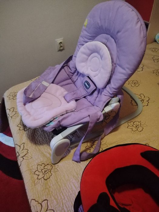 Balansoar cu vibrați, și leagăn.