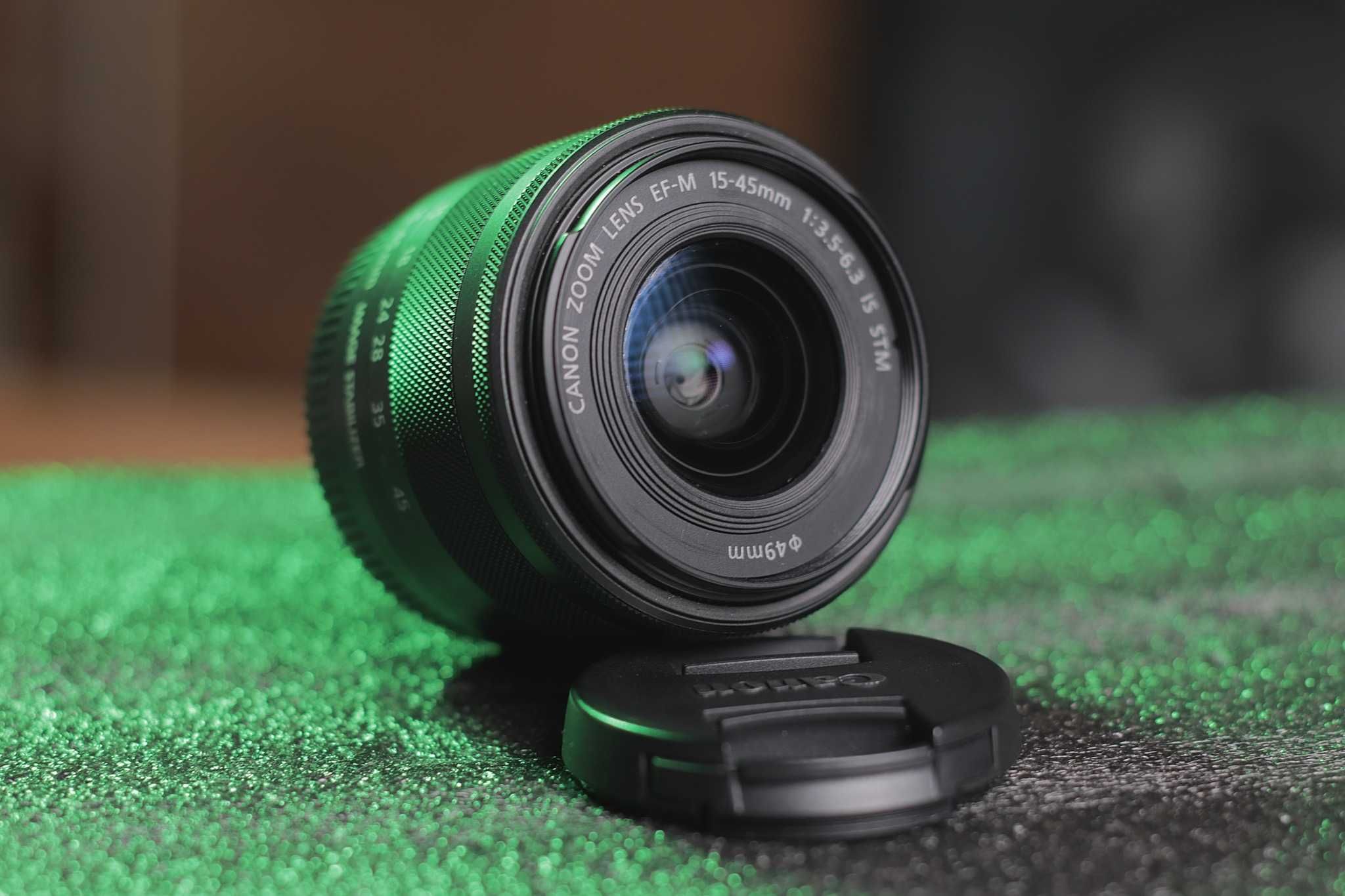 Canon M50 + 2 обектива и аксесоари (комплект)