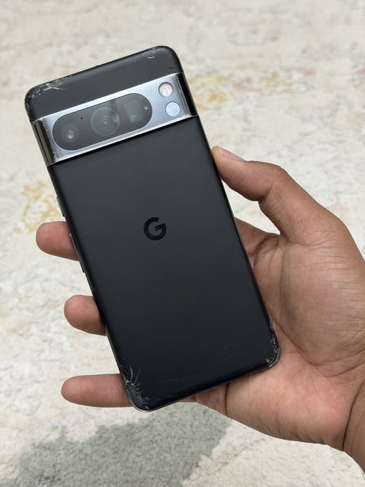 Pixel 8 pro 8/128 полный комлпет с адаптером с разбитым задним стеклом