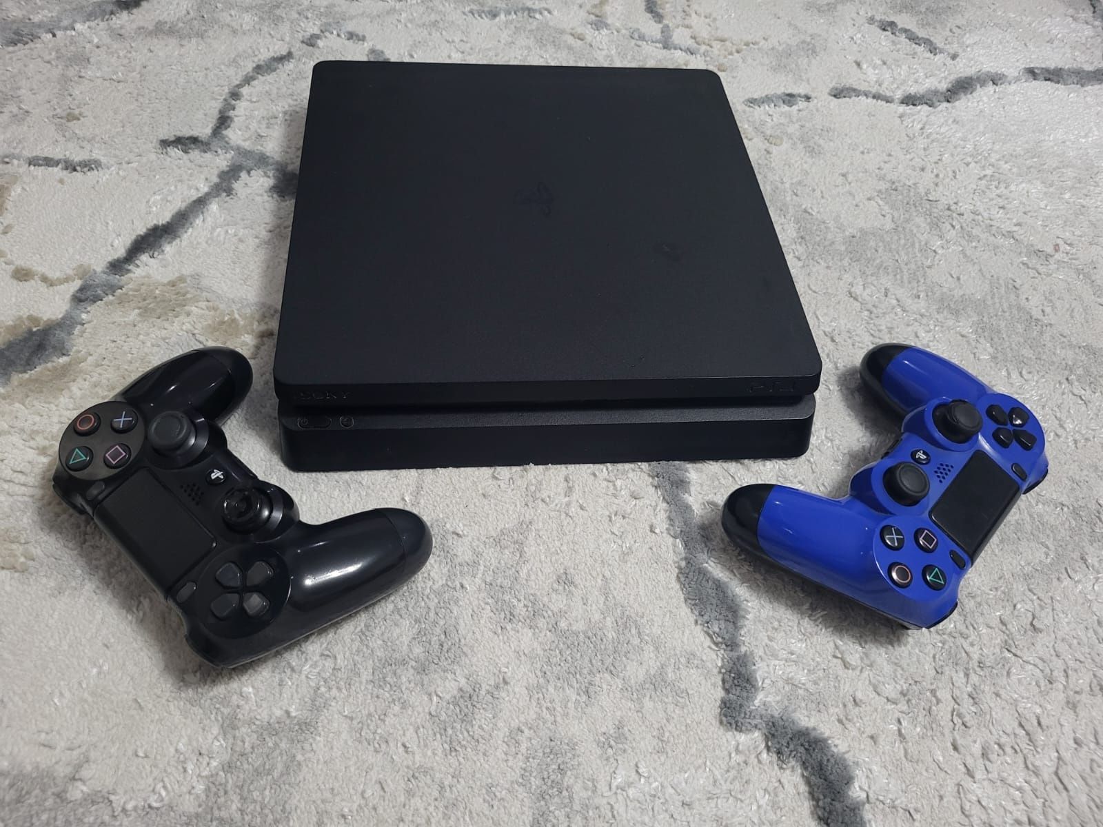 Playstation 4  slim