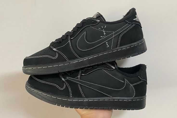 Продавам Air Jordan 1 Low x Travis Scott Black Phantom