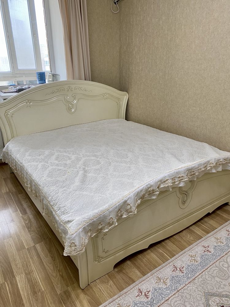 Спальный гарнитур за 100 тыс. Шифоньер  , кровать, комод , тумбочки