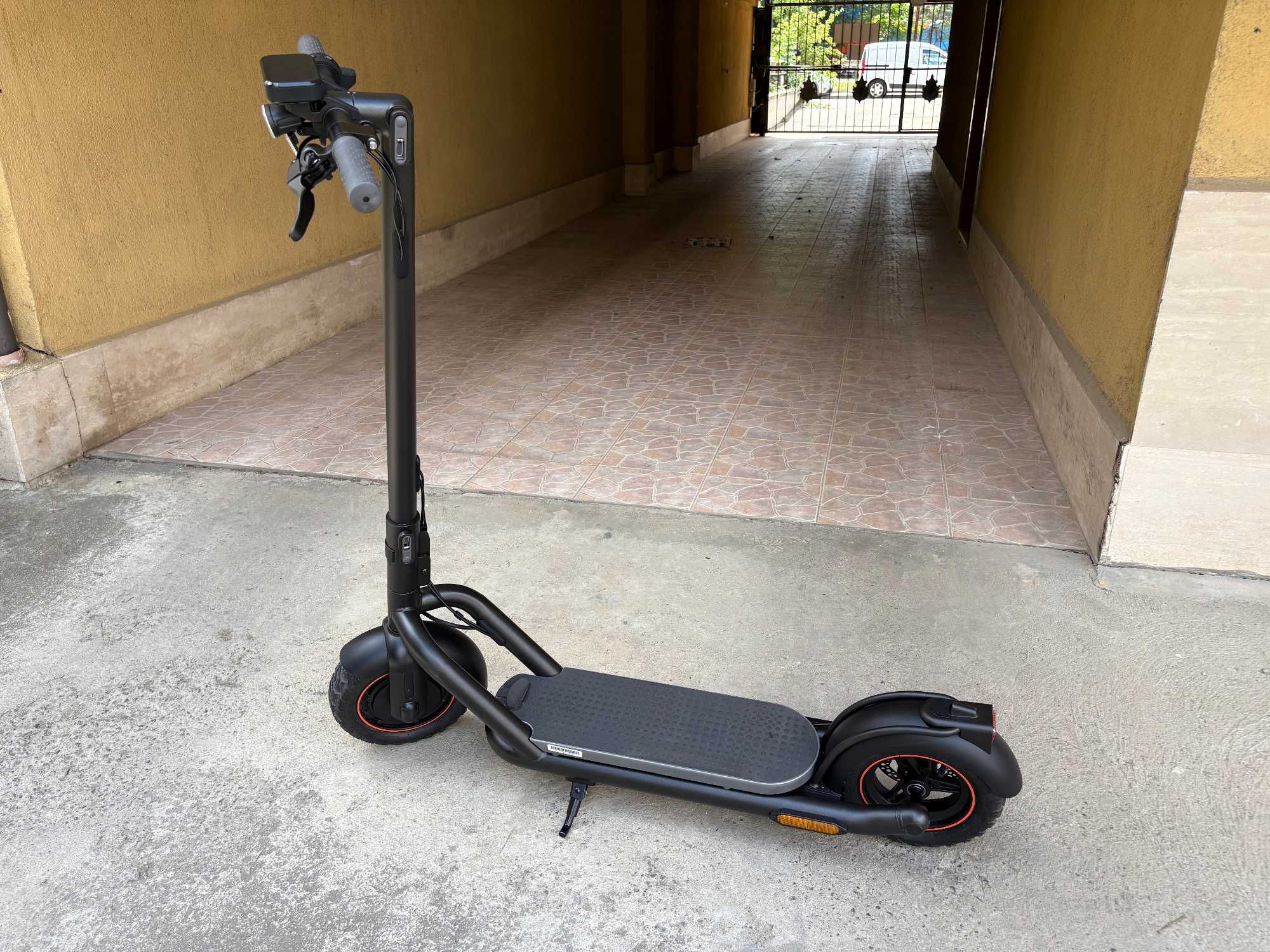Електрическа тротинетка Navee N65 (by Xiaomi)