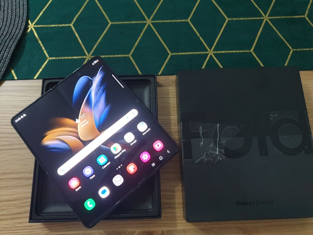 Samsung galaxy z fold 4 256 GB