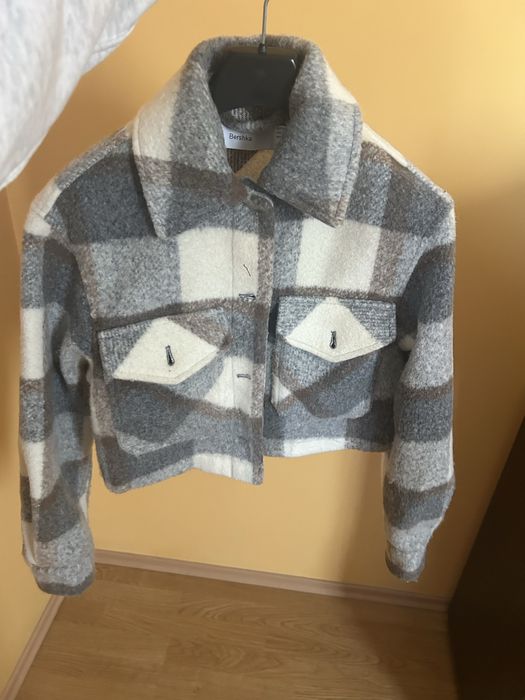 Връхни ризки Страдивариус и Бершка