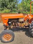 Vând tractor Fiat 411