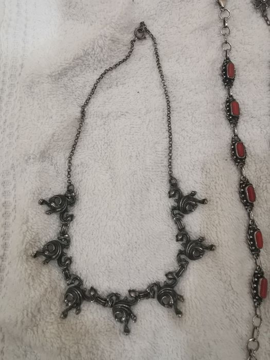 Сребърни гривни от филигран