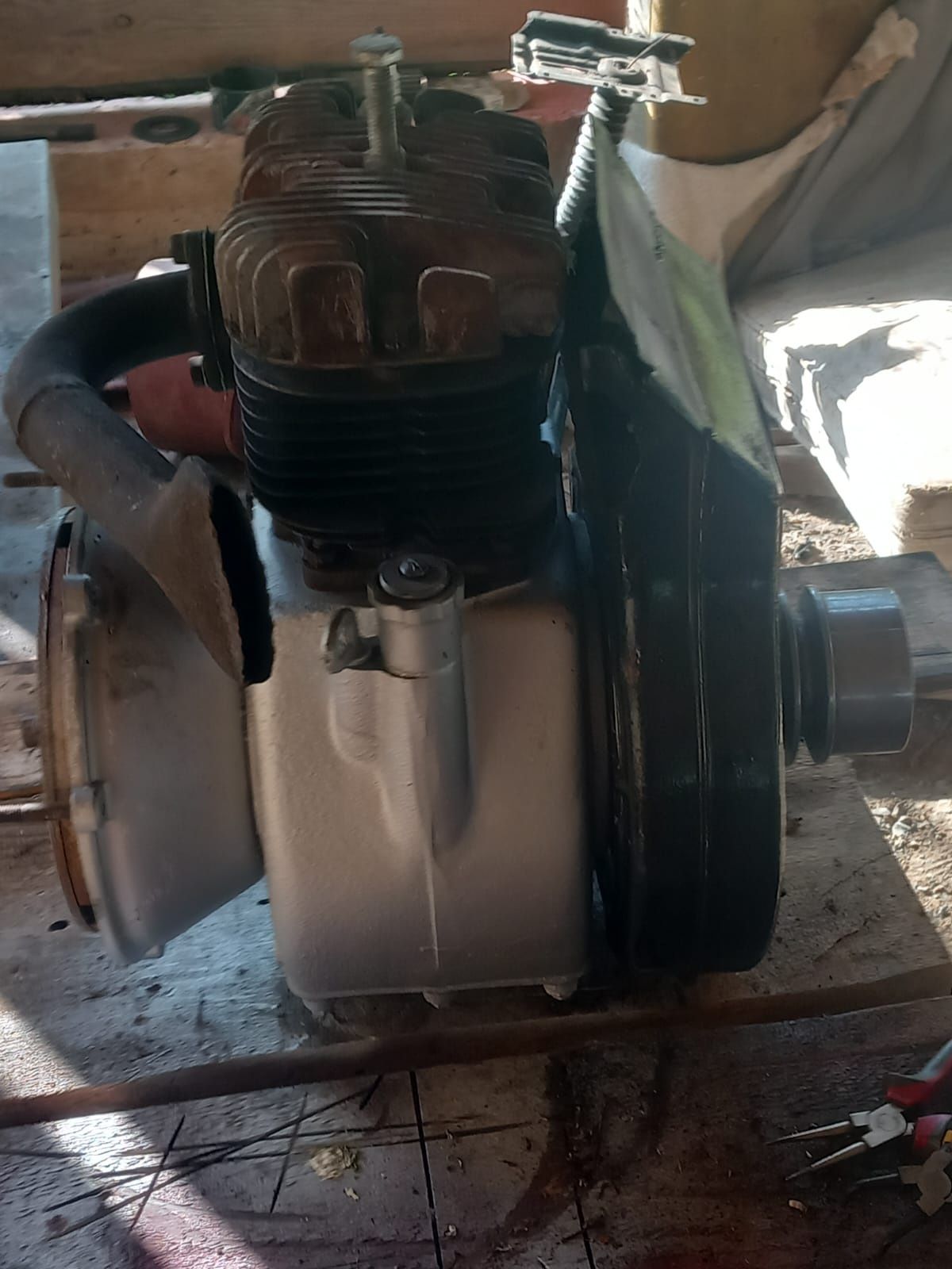 Vând Motor cositoare Lombardini