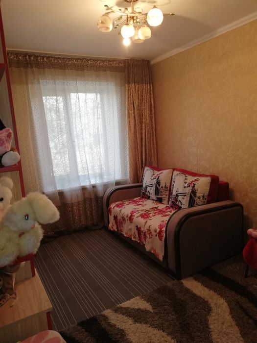 Диван для днтской, прихожей, гостинной