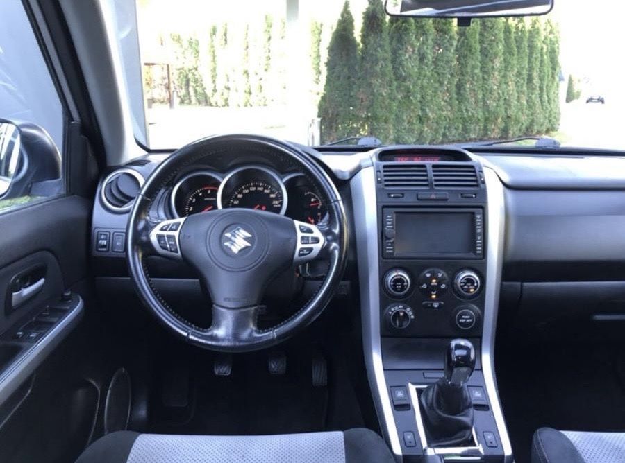 Vând Suzuki Grand Vitara Limited Edition