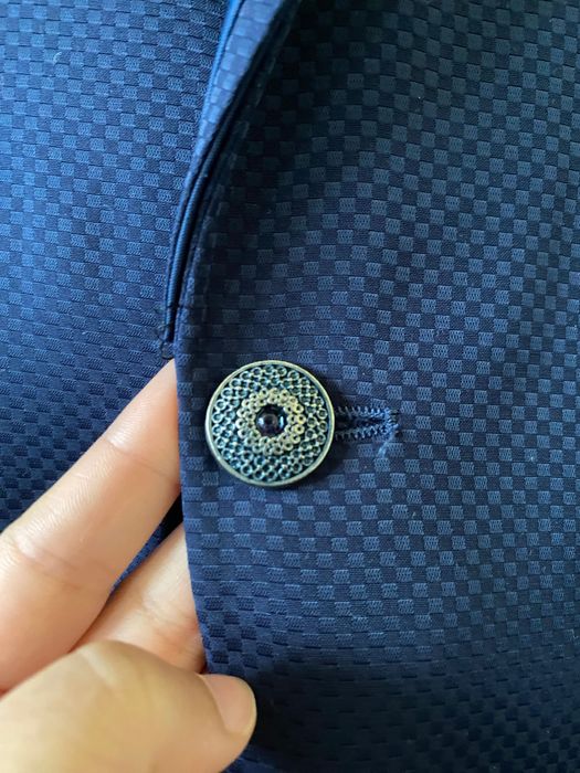 Мъжки костюми в тъмно син